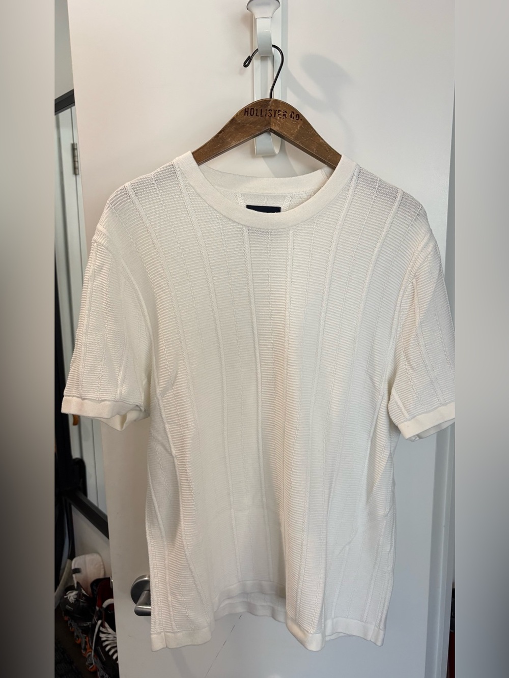 Abercrombie & Fitch White Textured Knit Cropped Tee